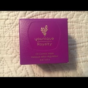 Younique Royalty Oil Control Mask